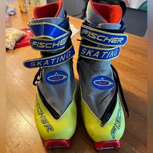 Fischer nordic cross country ski boots. SNS bindings. XC womens 6.5
